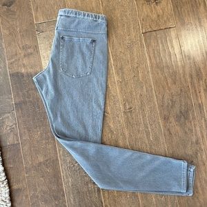 Grey HUE jeggings, ankle length, size small